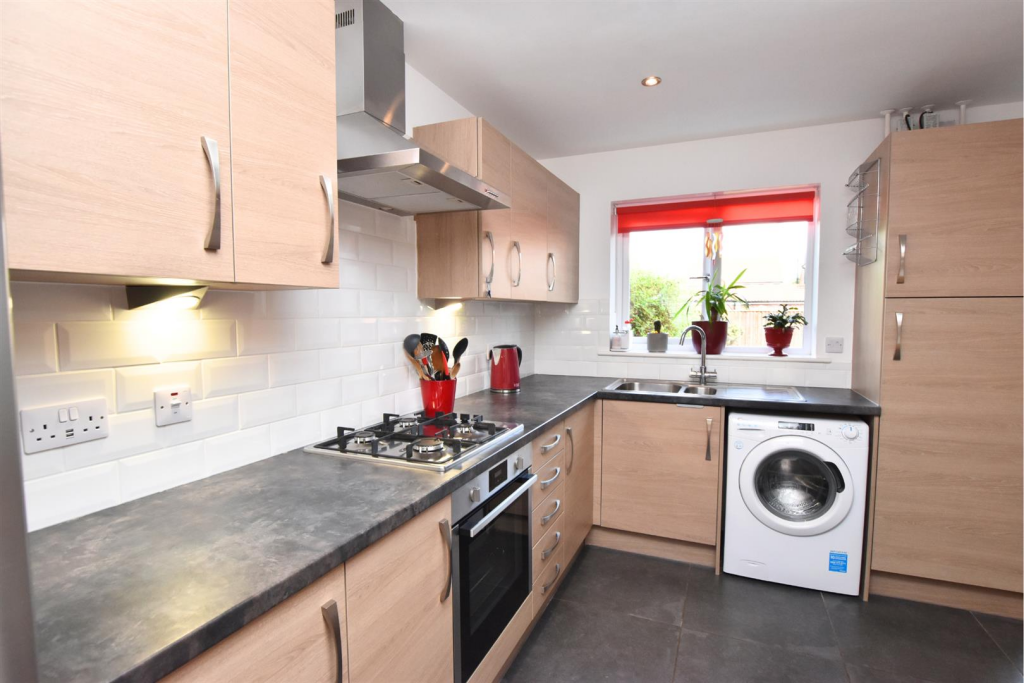 KITCHEN/BREAKFAST ROOM