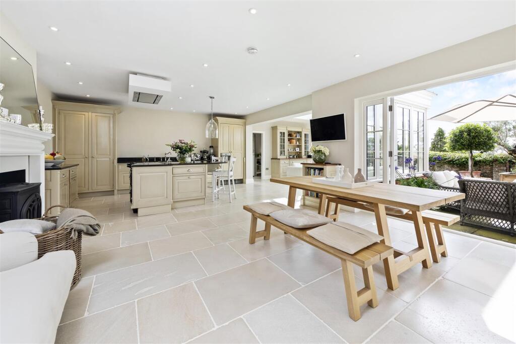 The-Stables-9-Guildown-Avenue-Guildford-GU2-4HA-19