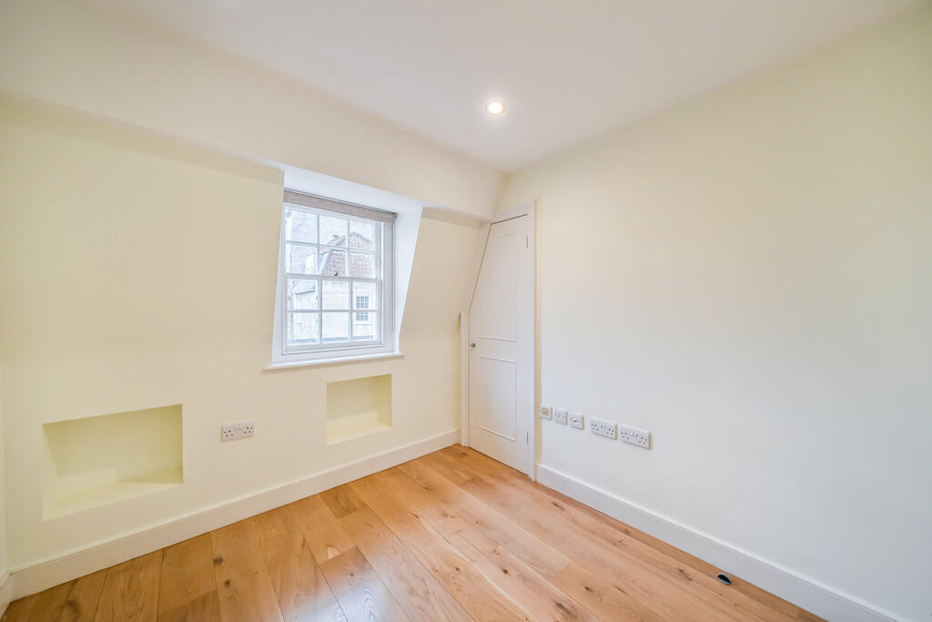 Second Floor Sing...