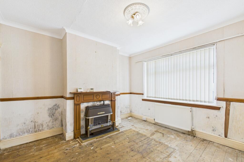 CAM04201G0-PR0066-STILL010