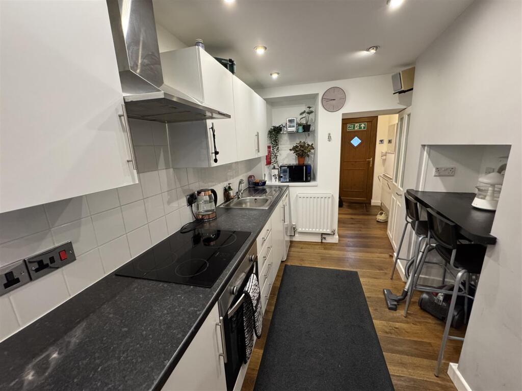 Lounge/Kitchen
