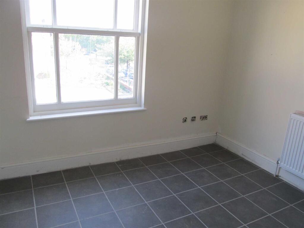 Church Square, Oldbury