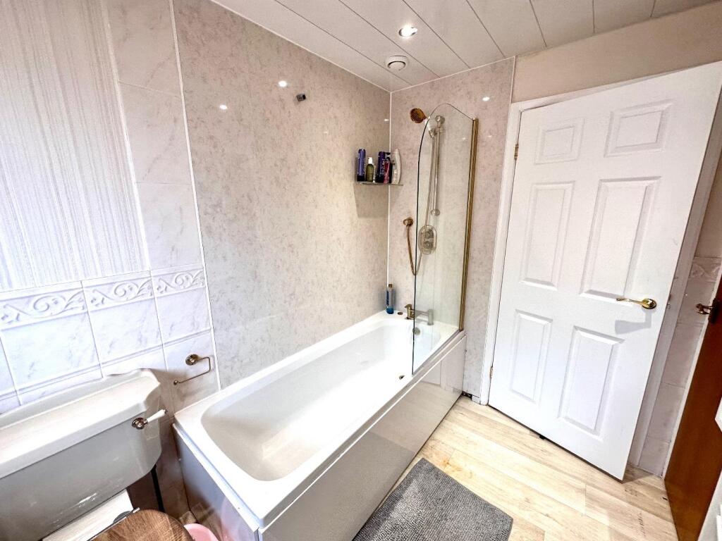 HOUSE BATHROOM