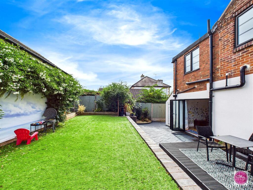 Burton Road, Castle Gresley (37).jpg