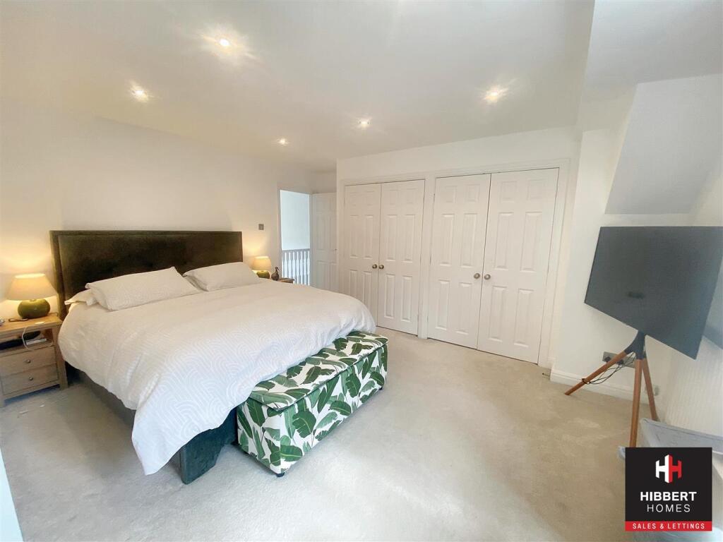 BED 1.1.1.jpg