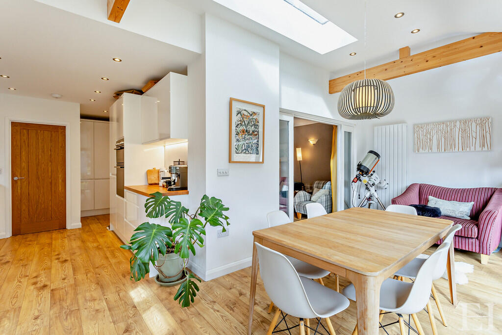 8645641-interiorW...