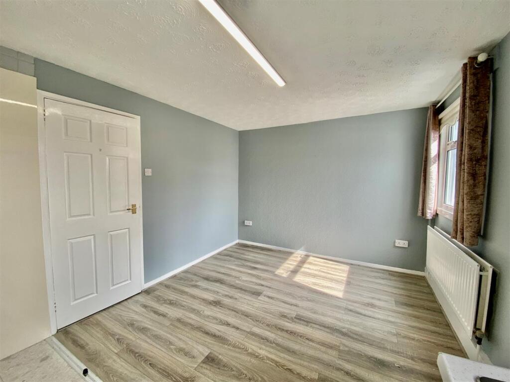 Kitchen 3.jpg