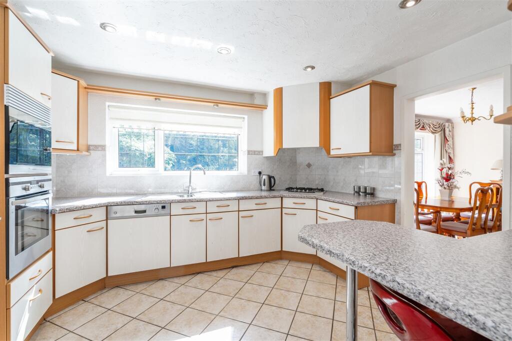 76 Woodlea Drive_8.jpg