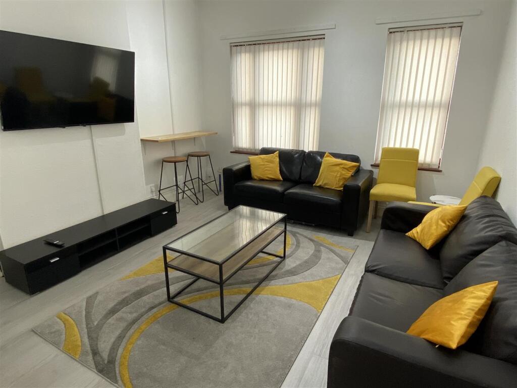 Room 6, Melbourne Road, Earlsdon, Coventry, CV5 6JP