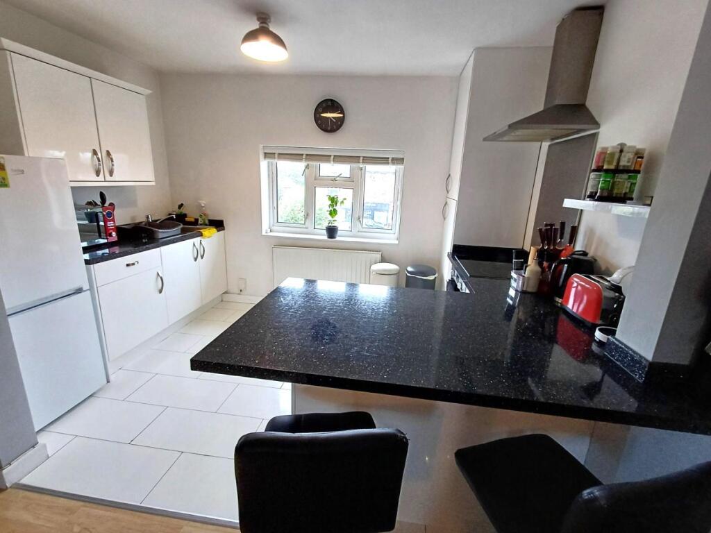 Kitchen1.jpg