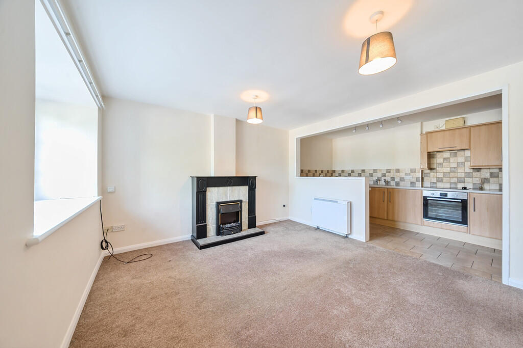 Living/Dining Roo...