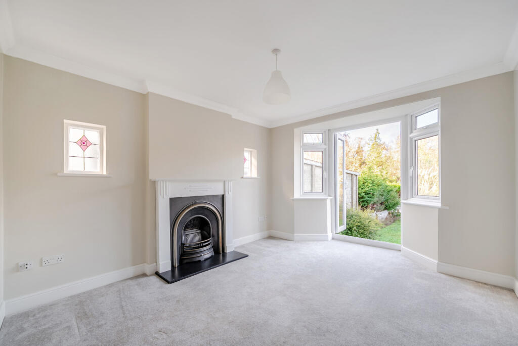 Woodlands Avenue, West Byfleet, KT14