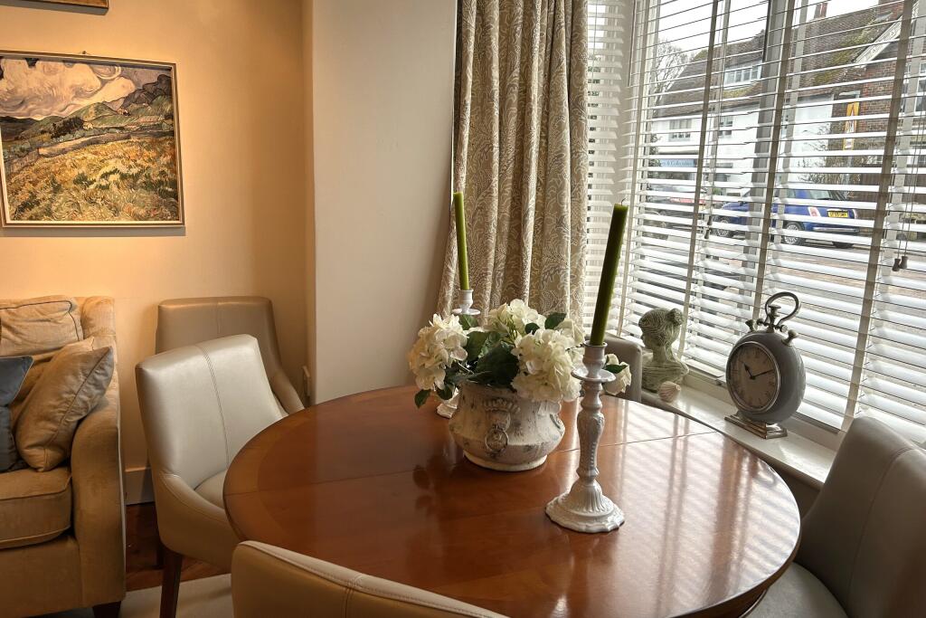 Dining area (2).jpeg