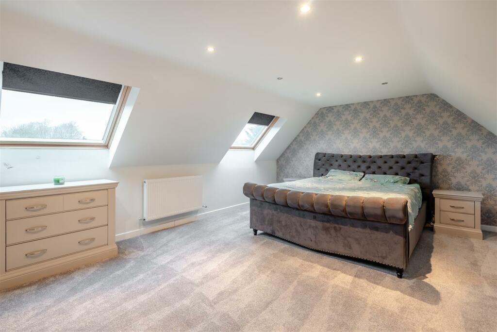 8587690-interior19.jpg