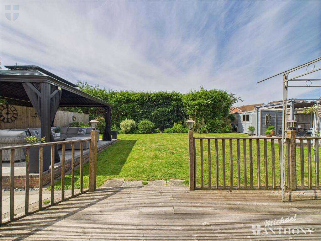 CAM03218G0-PR0656-STILL023