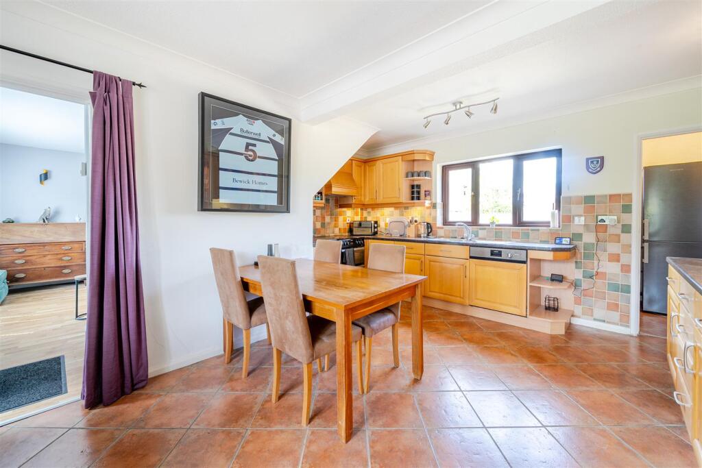 60 Kingsley Road, Silverstone (15).jpg