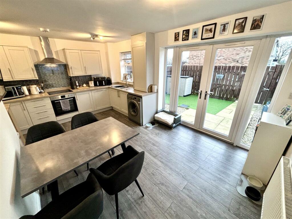 Open Plan Kitchen and Dining Room