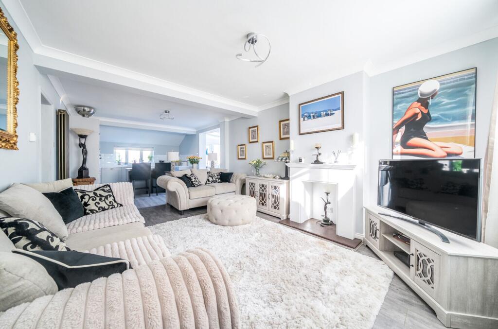 Open Plan Living/Dining Room/Kitchen