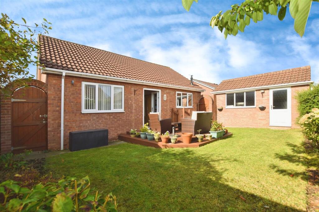0f671133-rear 20bungalow.JPG