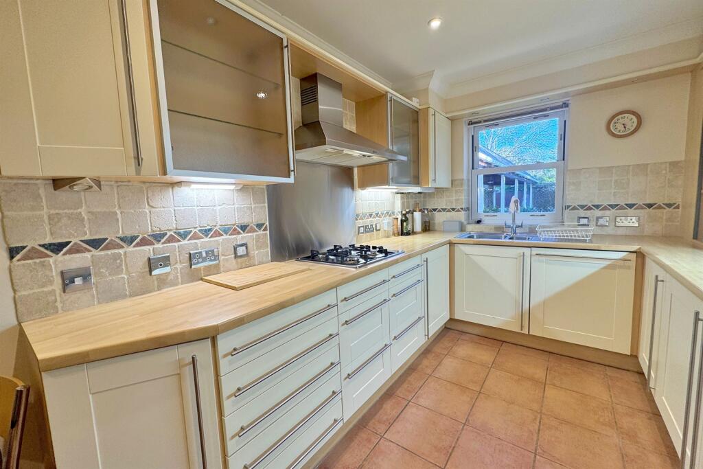 Kitchen Dining Area