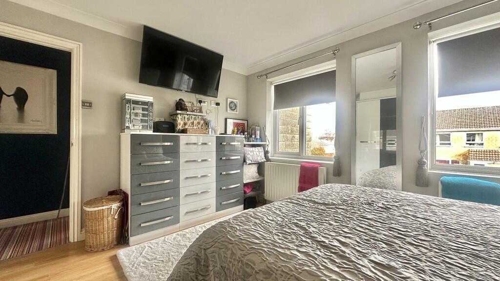 0C530E12-E918-410...