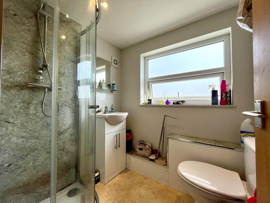 Shower room 2nd floor