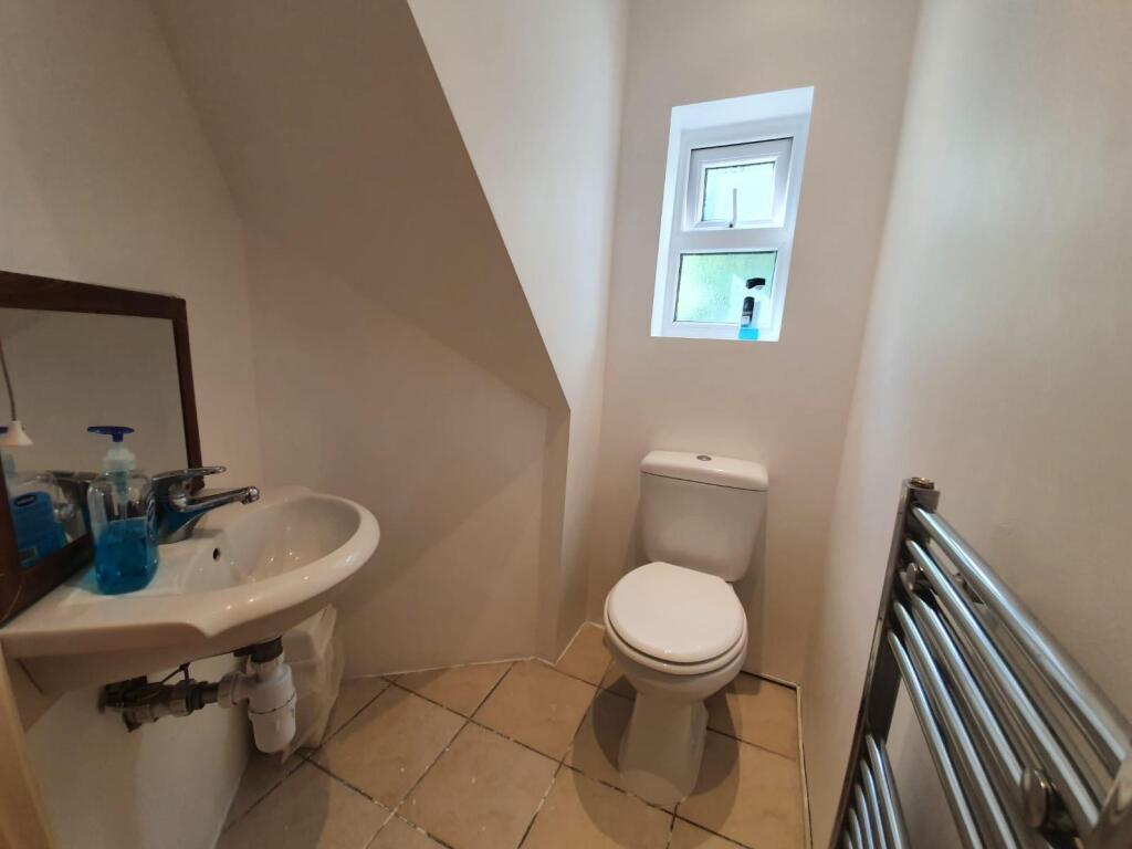 Cloakroom/wc