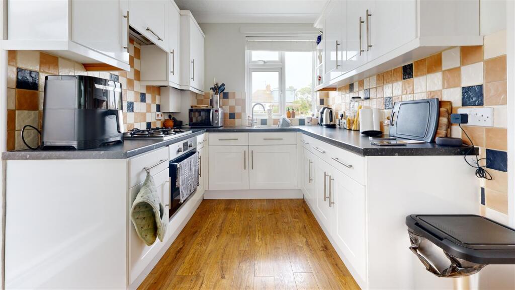 Kitchen (23).jpg