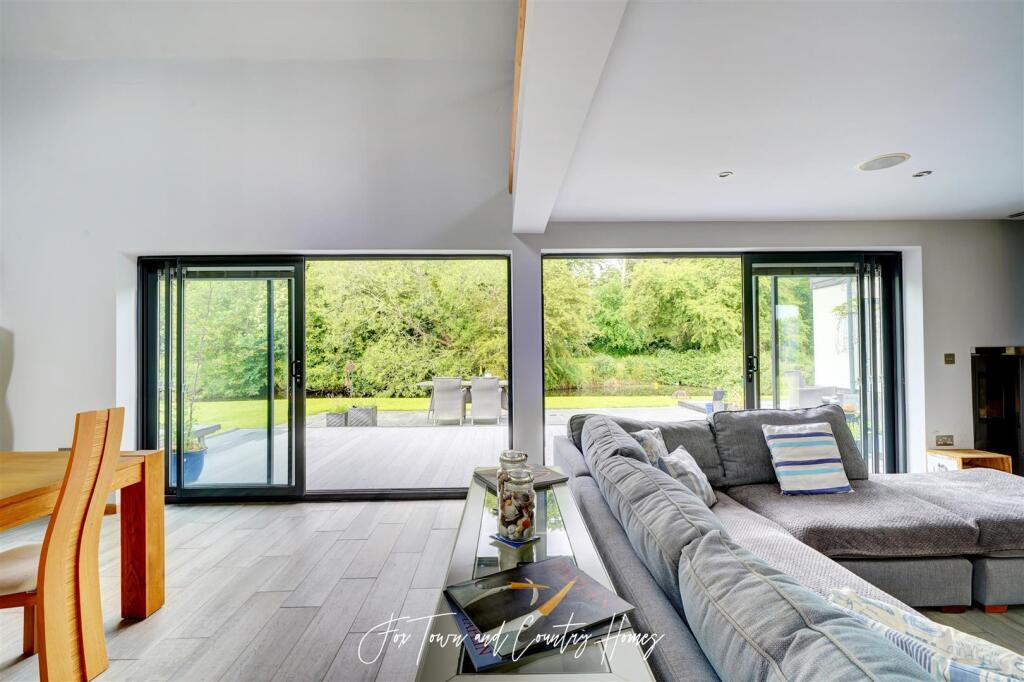 The Lake House (1).jpg