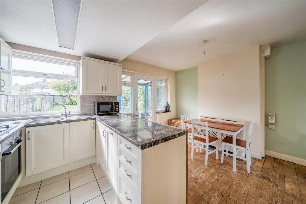 Barton Way - Kitchen diner.jpg