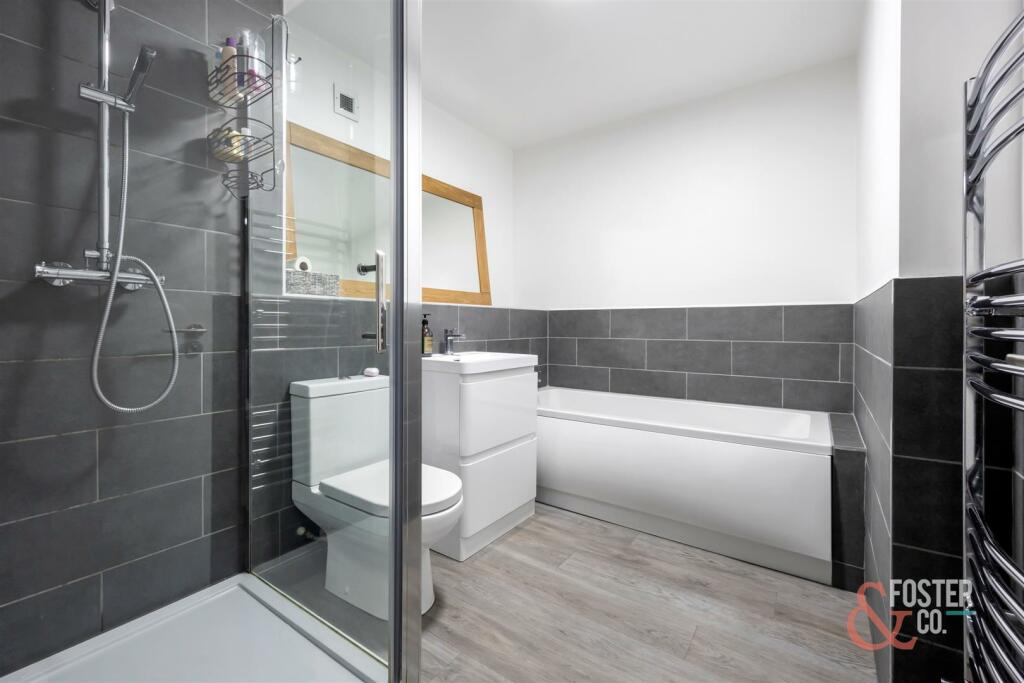 Eaton Gardens, 16-18, 34-007.jpg