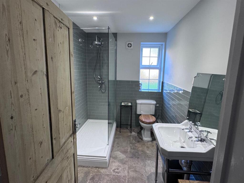 ground floor shwer room.jpg