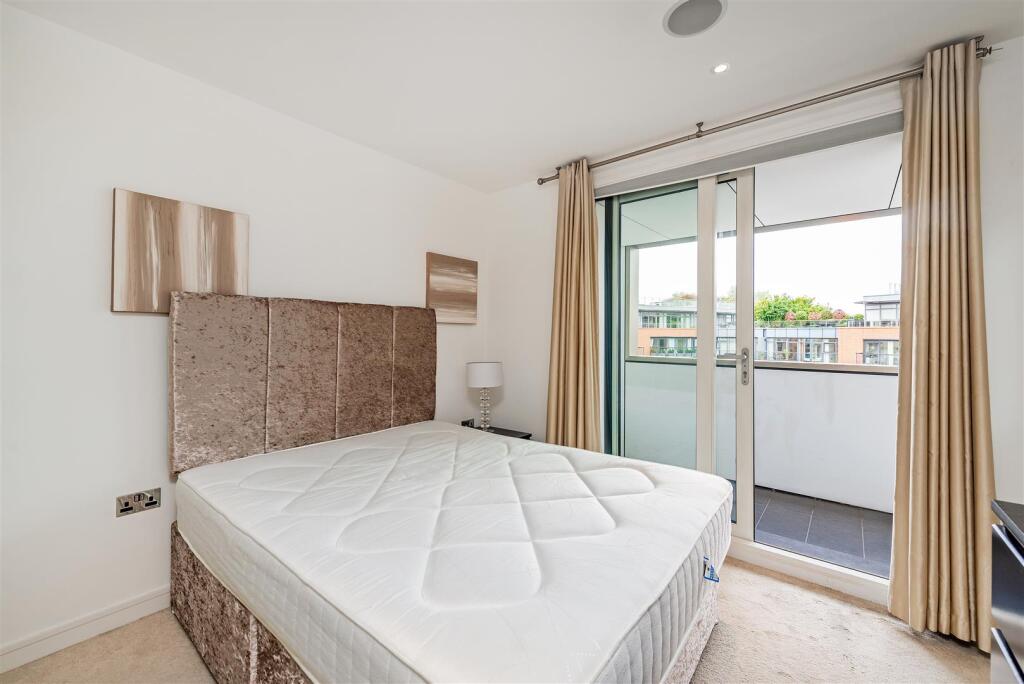 Master Bedroom (1).jpg