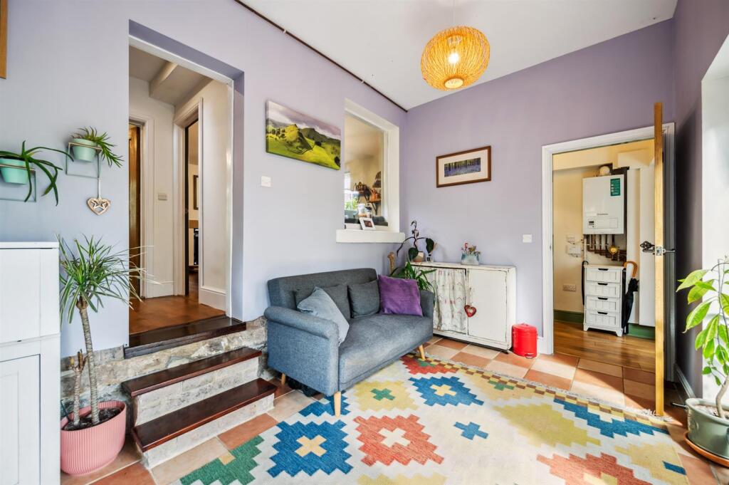 Garden Room towards Kitchen.jpg