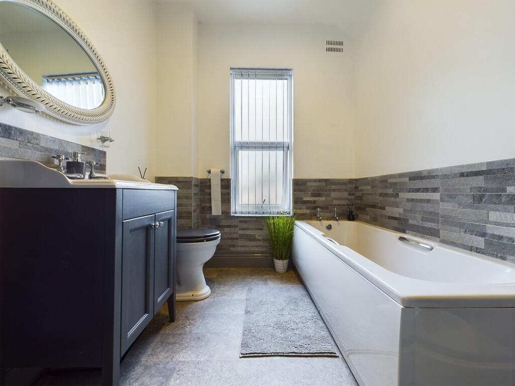 CAM04273G0-PR0067...