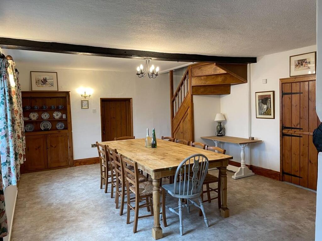 dining_room_kyuvff.jpg