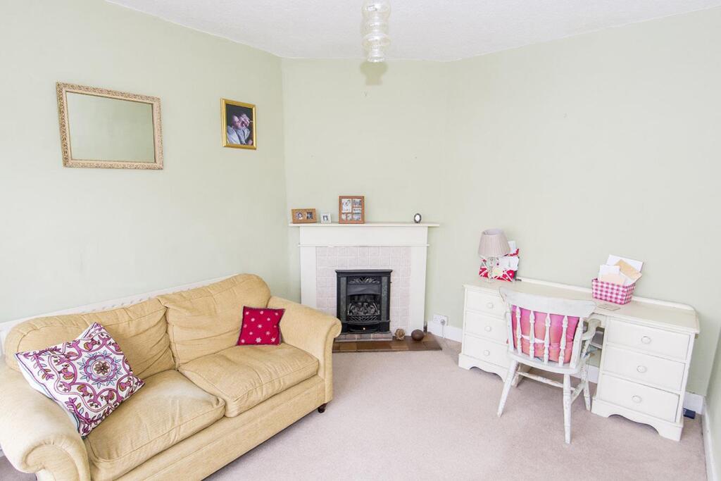 (Sitting Room Photo Two)