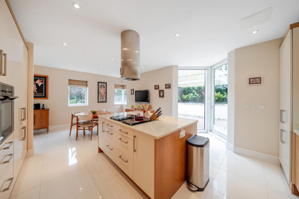 Kitchen &amp; Island