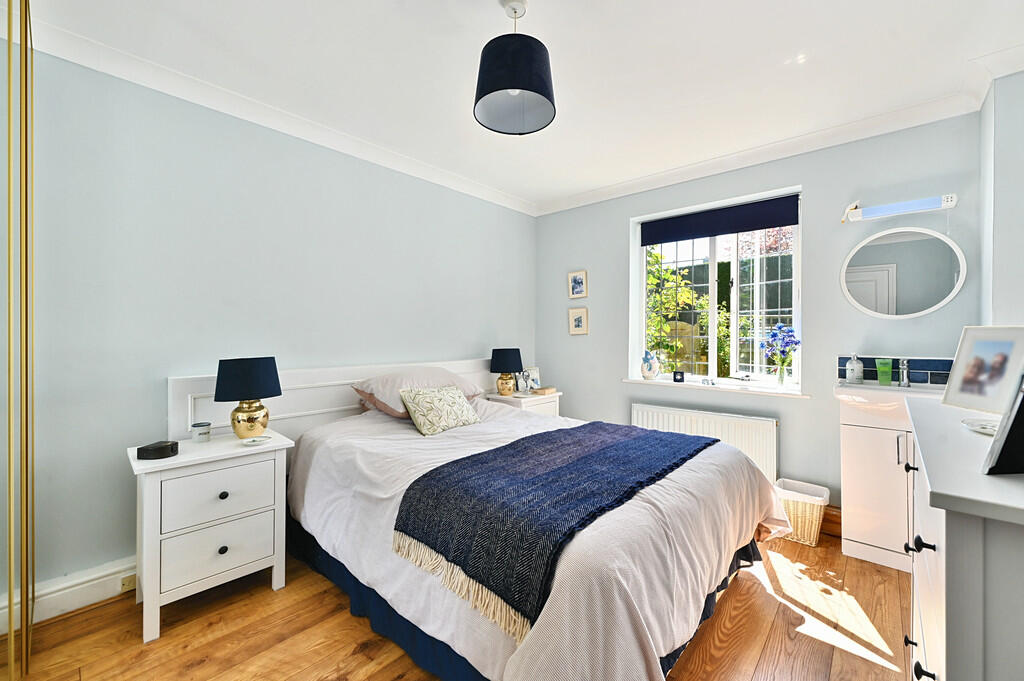 2 Salcote mews tn...