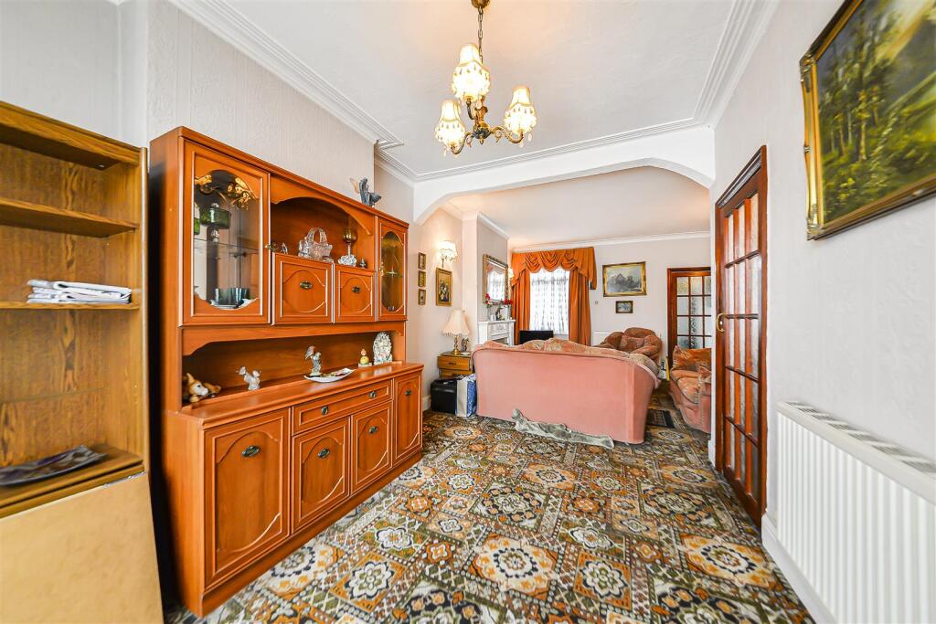 Lounge/Dining Room