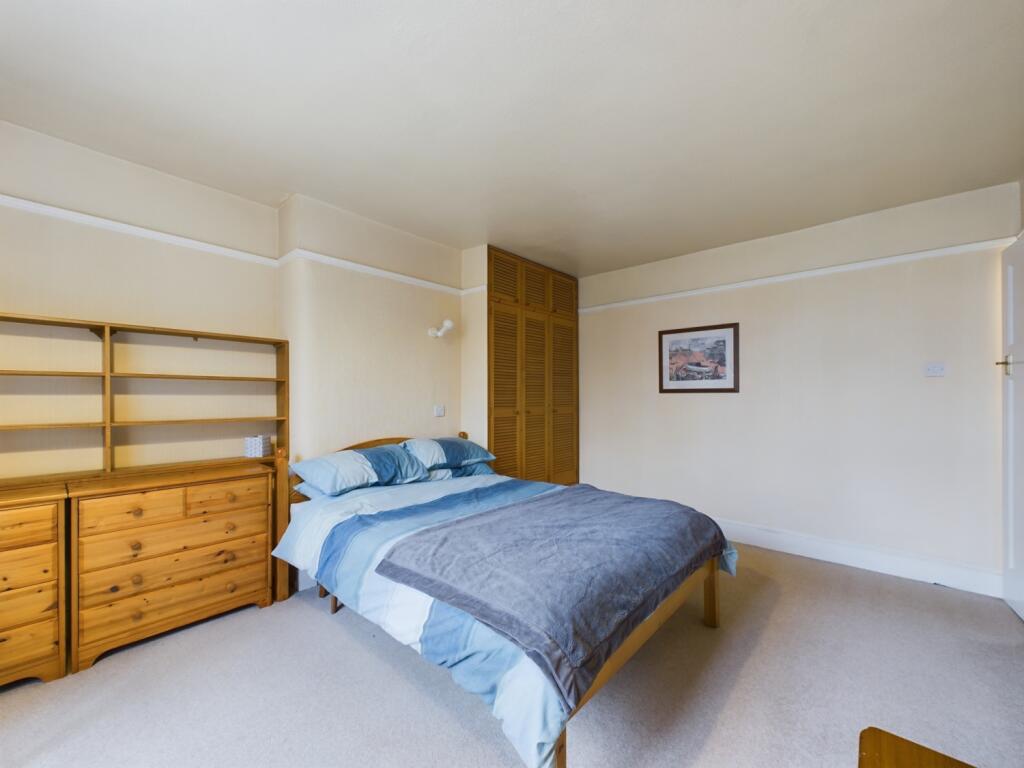 CAM02386G0-PR0110-STILL023