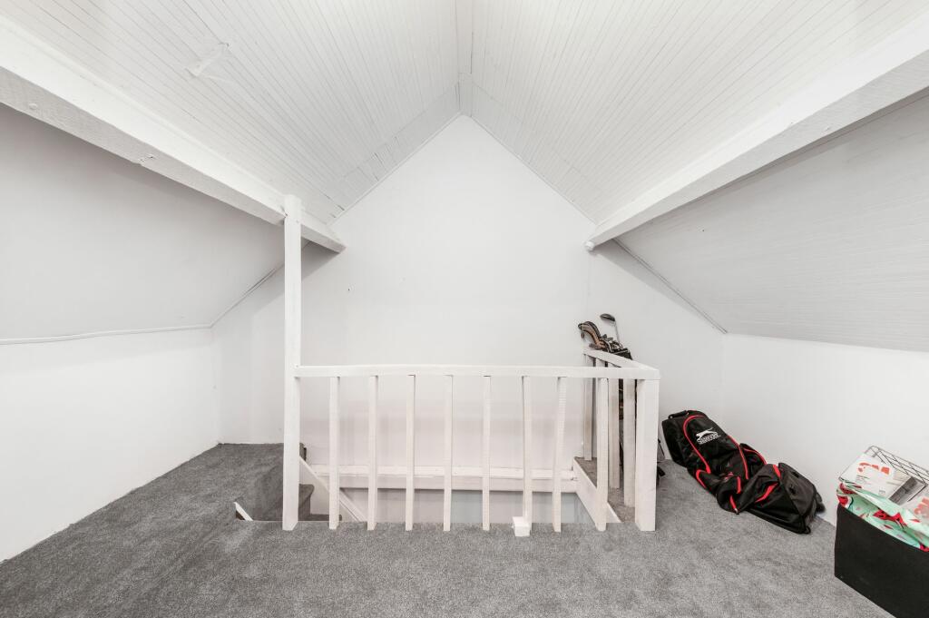 ATTIC ROOM