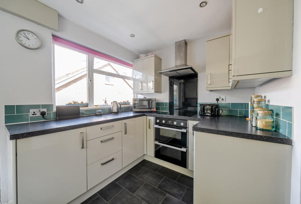 1300183-14-683d6b...