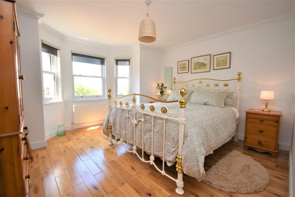 Bedroom 1.jpg