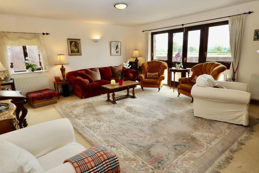 Double aspect sitting room