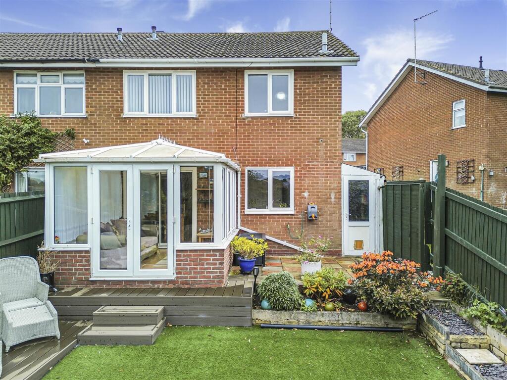 13 Grenadier Road