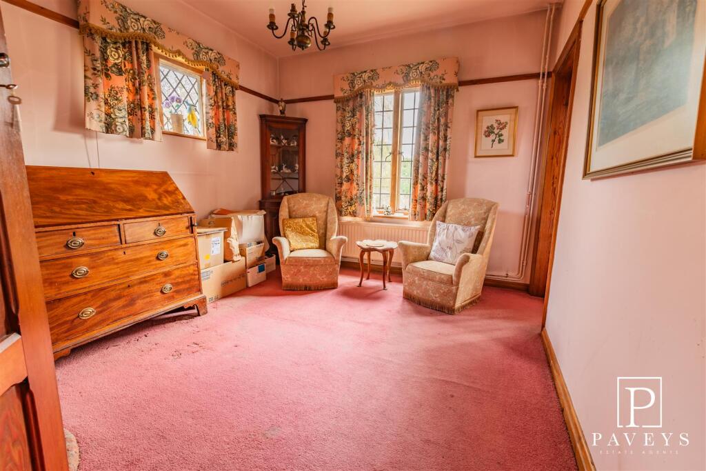 SITTING ROOM