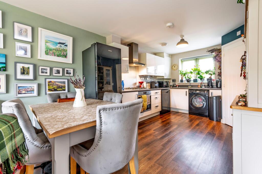 Kitchen &amp; Dining Area