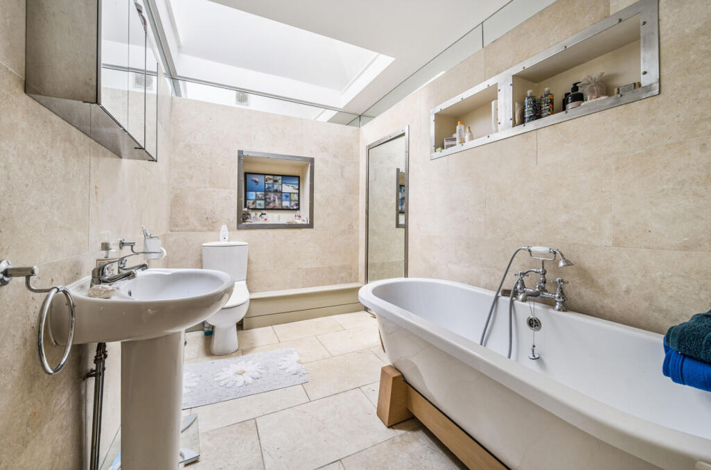 1316560-24-685e86...