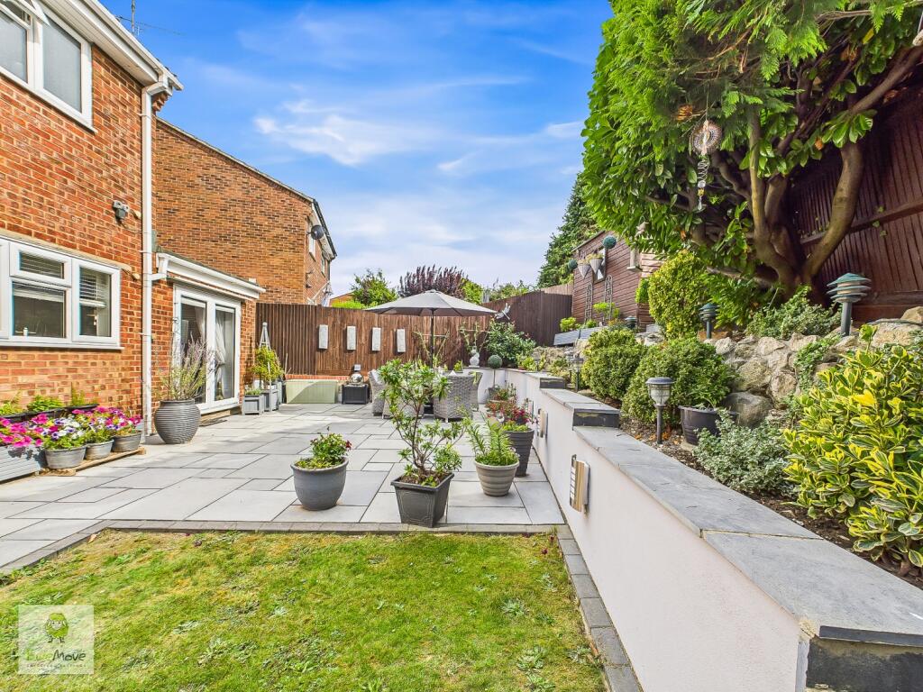 CAM02308G0-PR0189-STILL015-2